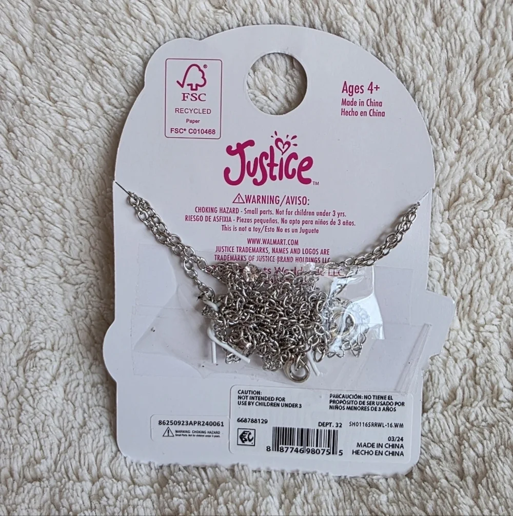 NWT Peanuts Girl's/ Tween/ Wom Silver-Tone Snoopy BFF Breakaway Pendants set of2